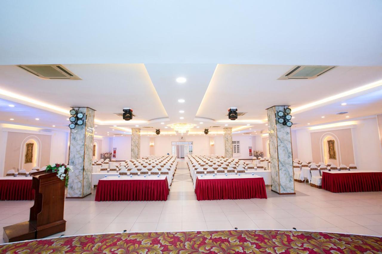 Tre Xanh Hotel Pleiku Extérieur photo