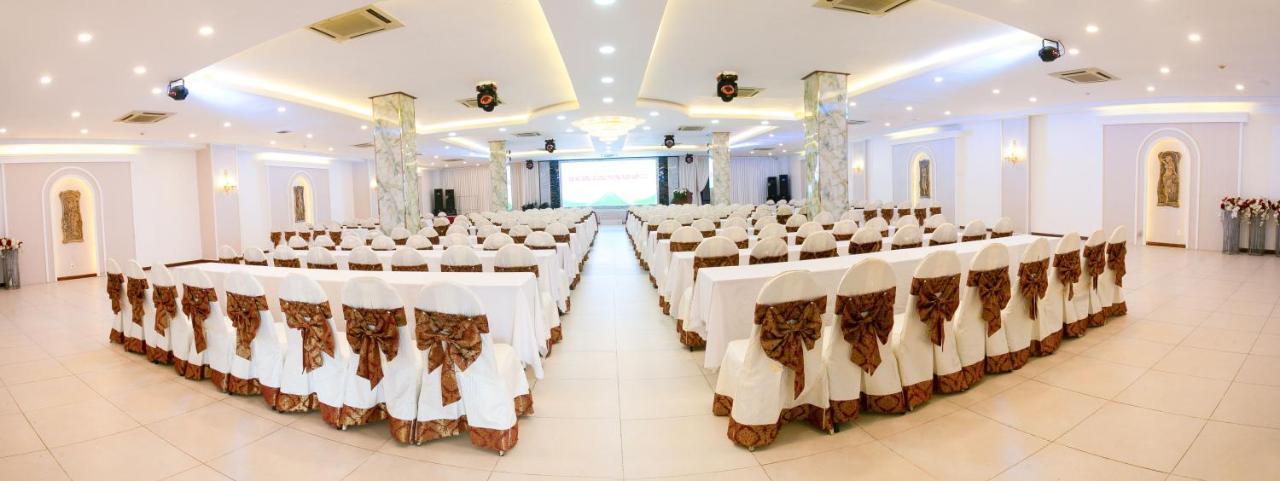 Tre Xanh Hotel Pleiku Extérieur photo