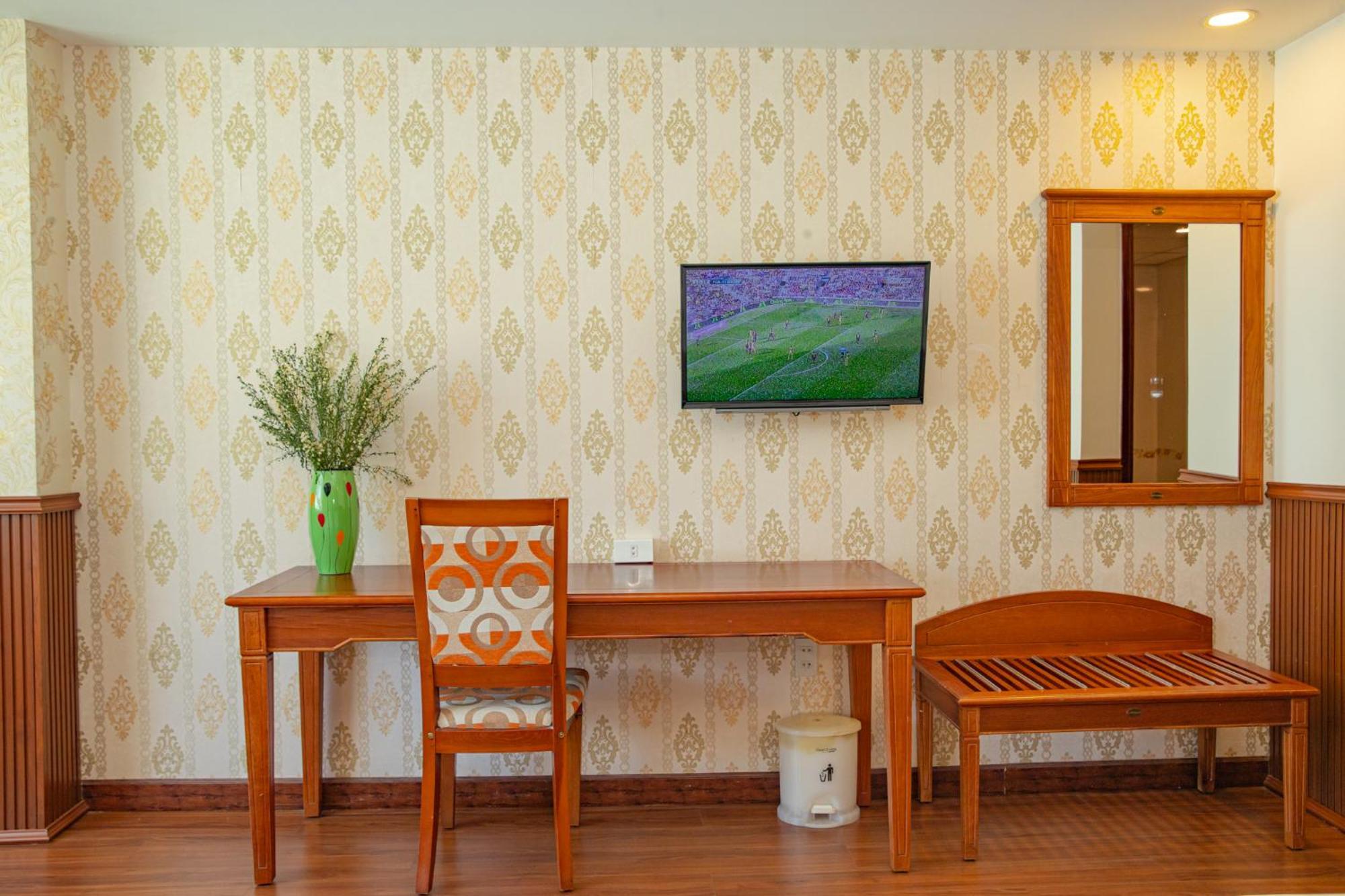 Tre Xanh Hotel Pleiku Extérieur photo