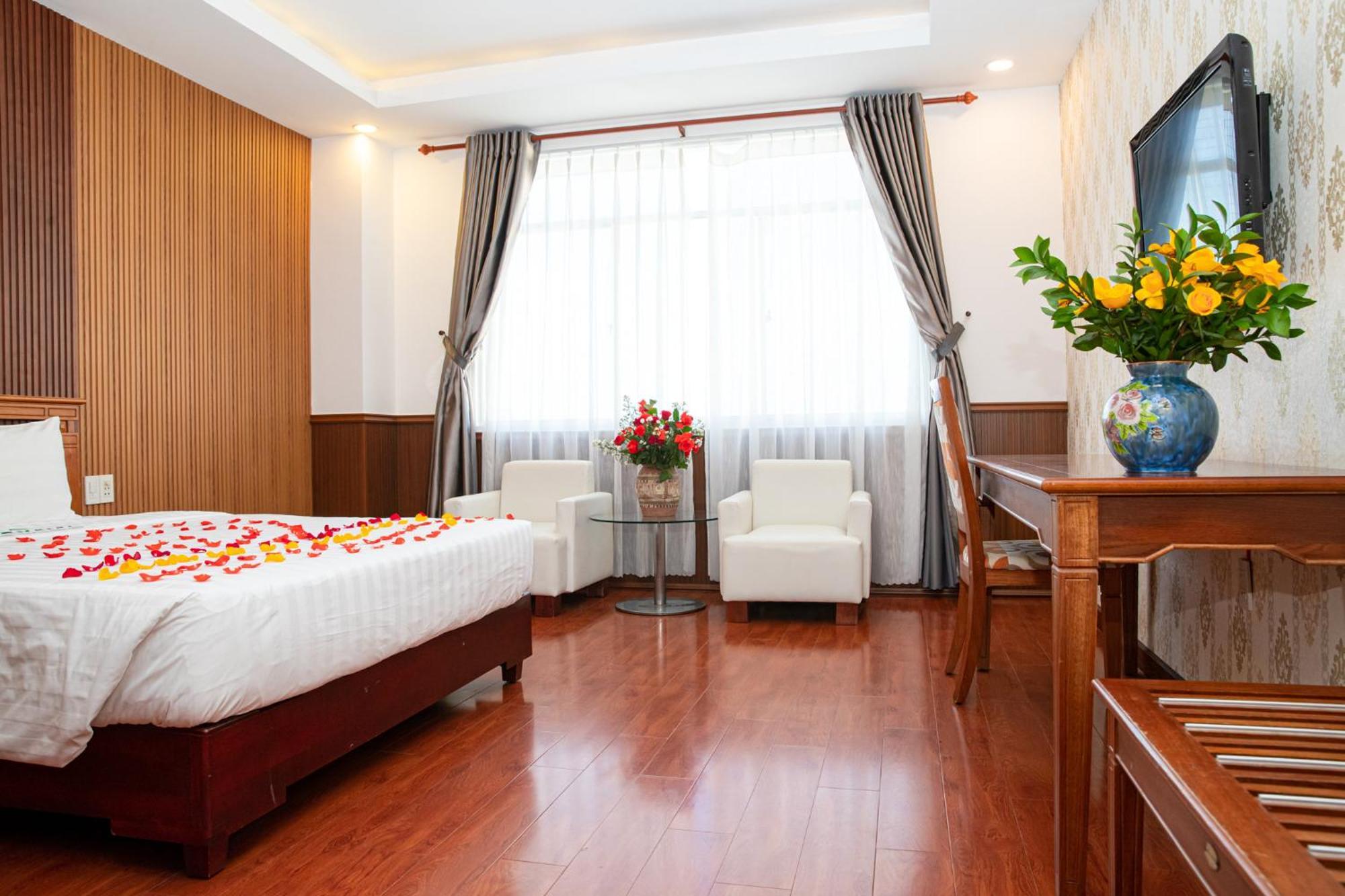 Tre Xanh Hotel Pleiku Extérieur photo