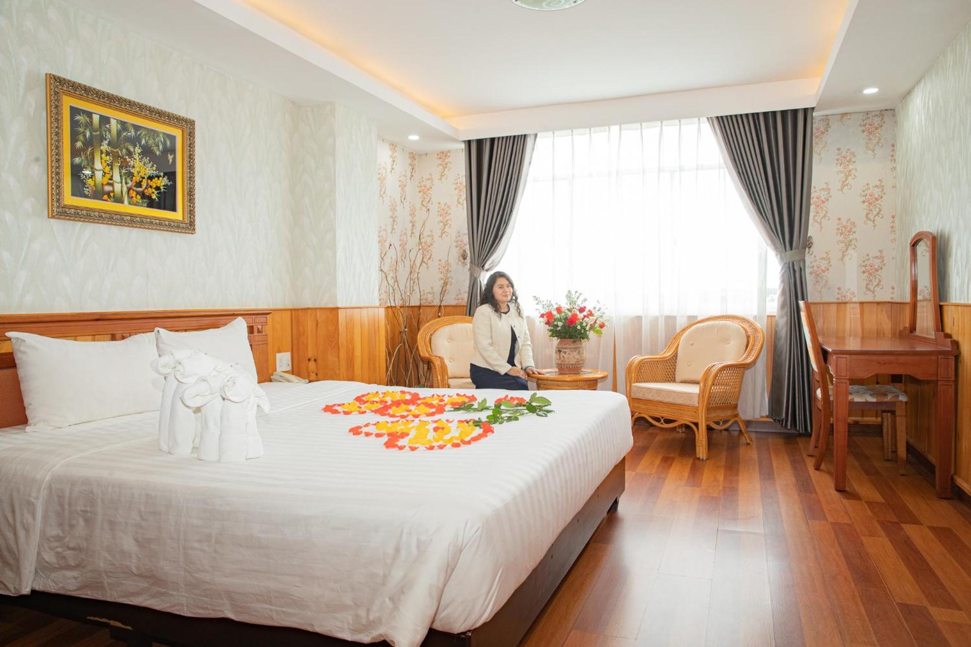 Tre Xanh Hotel Pleiku Extérieur photo