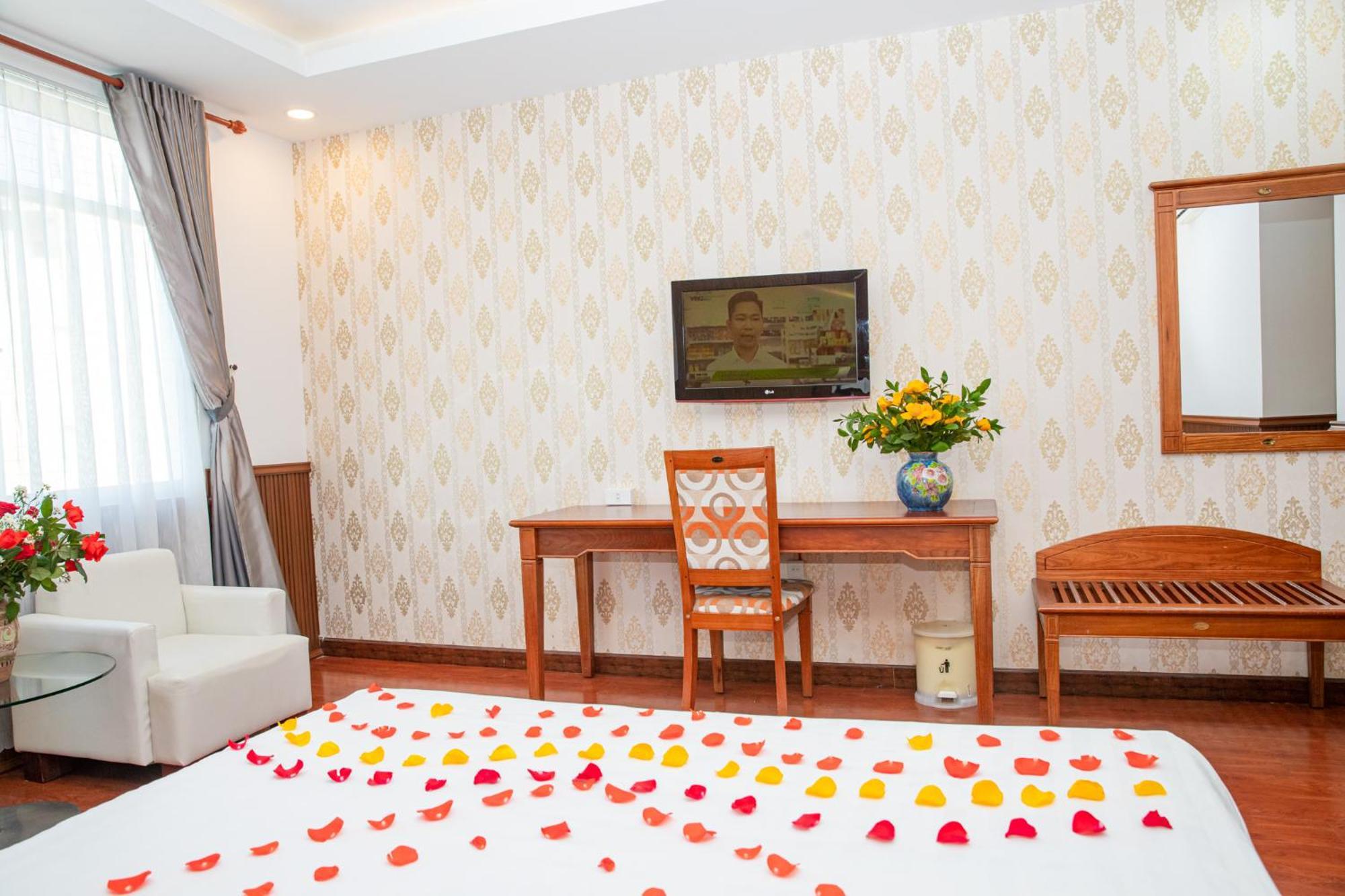 Tre Xanh Hotel Pleiku Extérieur photo