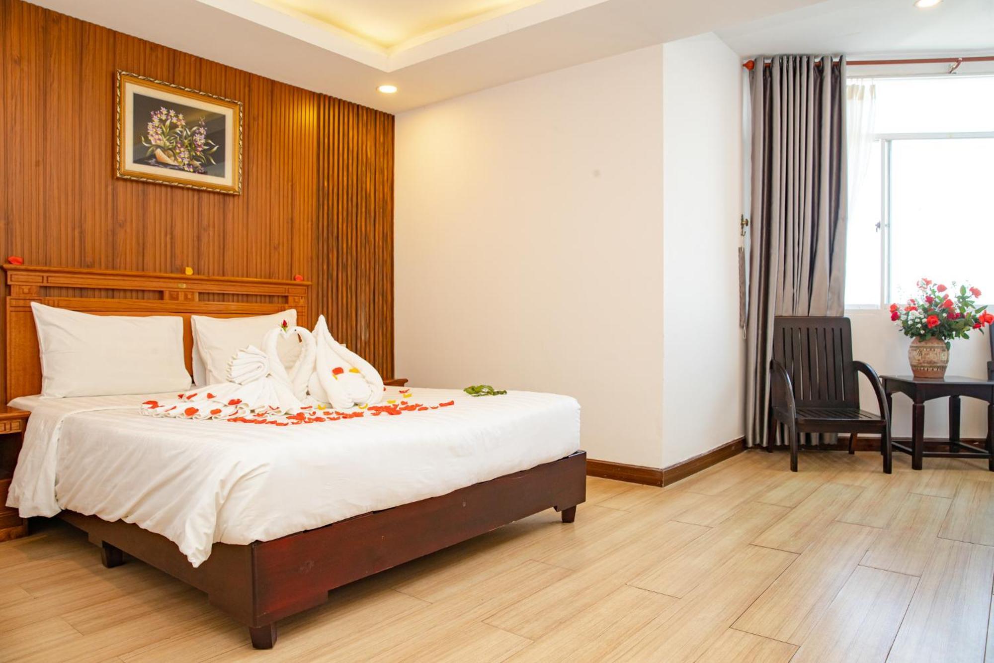 Tre Xanh Hotel Pleiku Extérieur photo