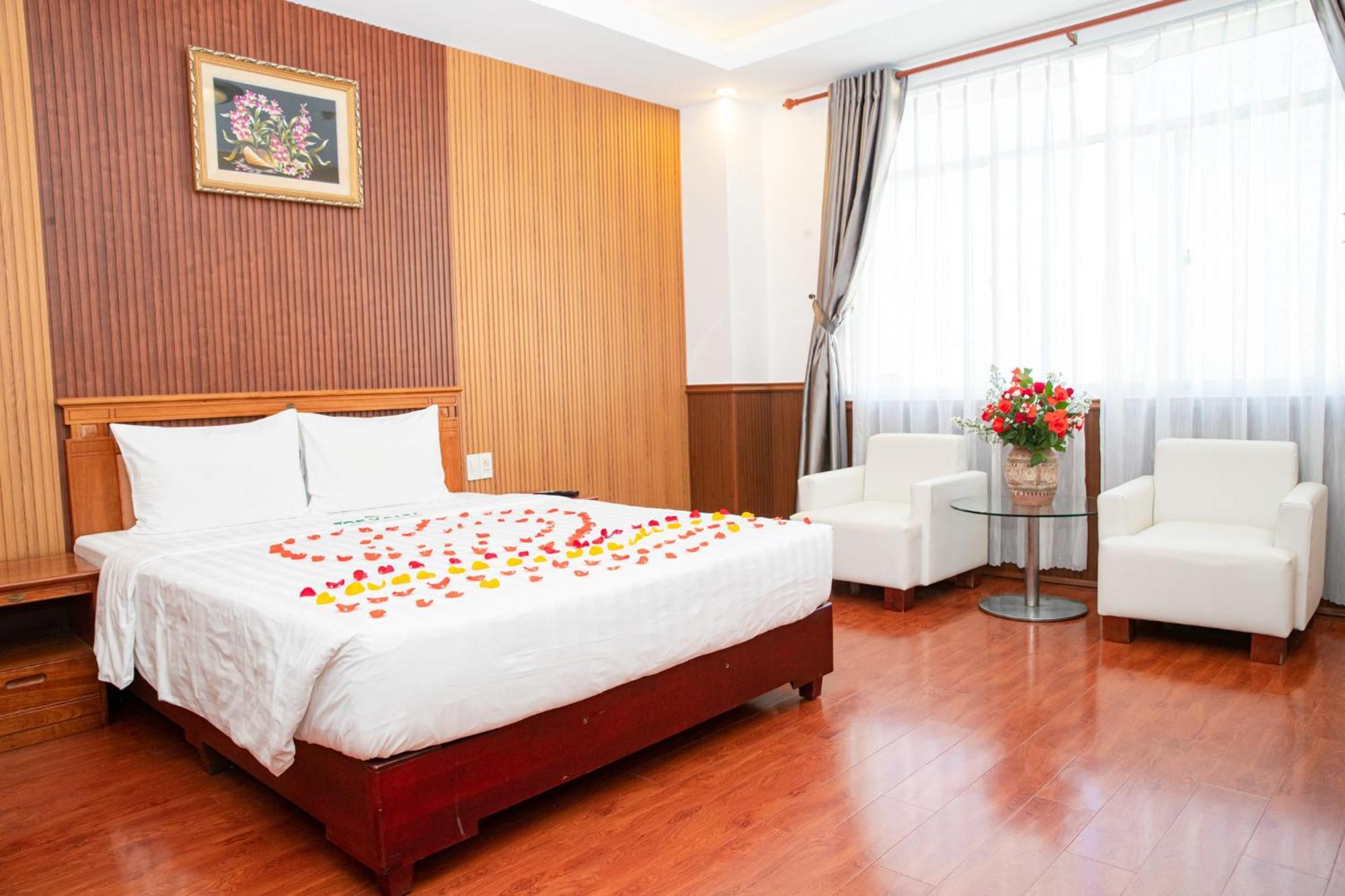 Tre Xanh Hotel Pleiku Extérieur photo
