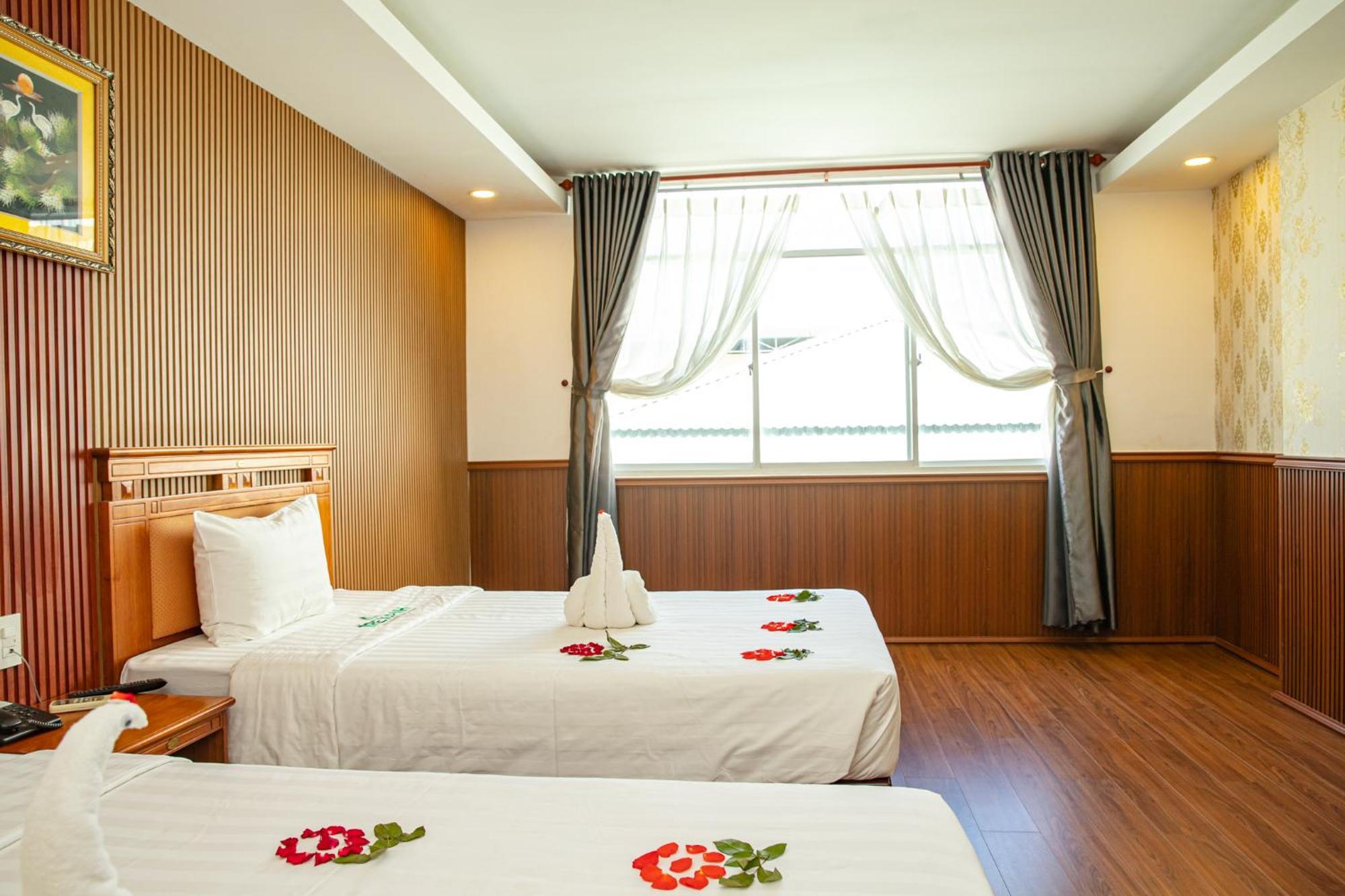 Tre Xanh Hotel Pleiku Extérieur photo