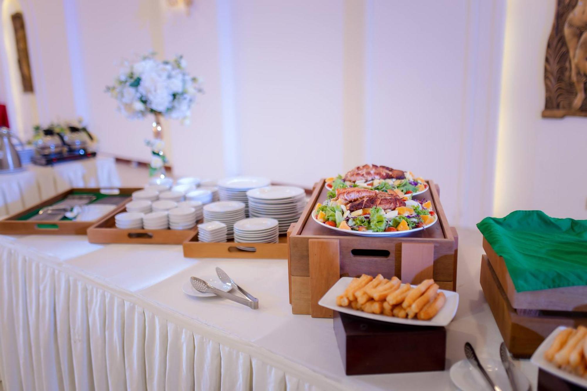 Tre Xanh Hotel Pleiku Extérieur photo